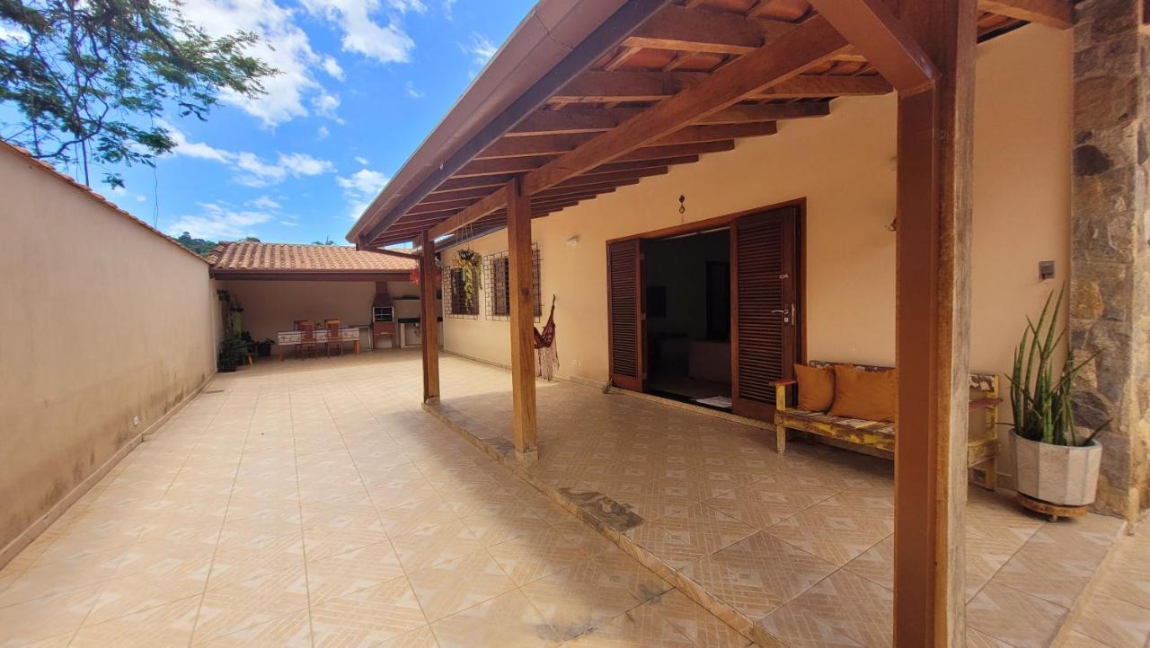 Casa 12 Pessoas, Bem Localizada Com Wifi Casa de férias Ubatuba