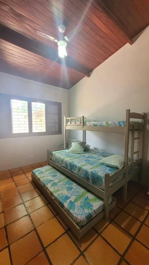 Casa 12 Pessoas, Bem Localizada Com Wifi Ubatuba